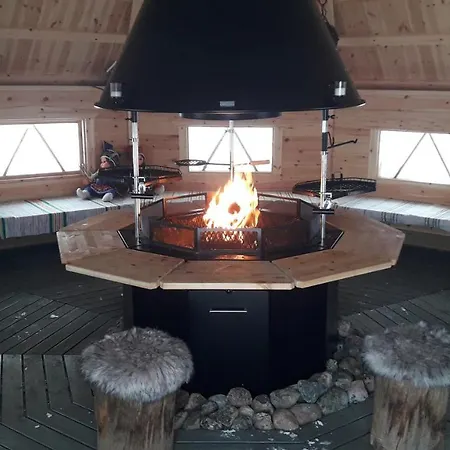 Holiday home Karemajat